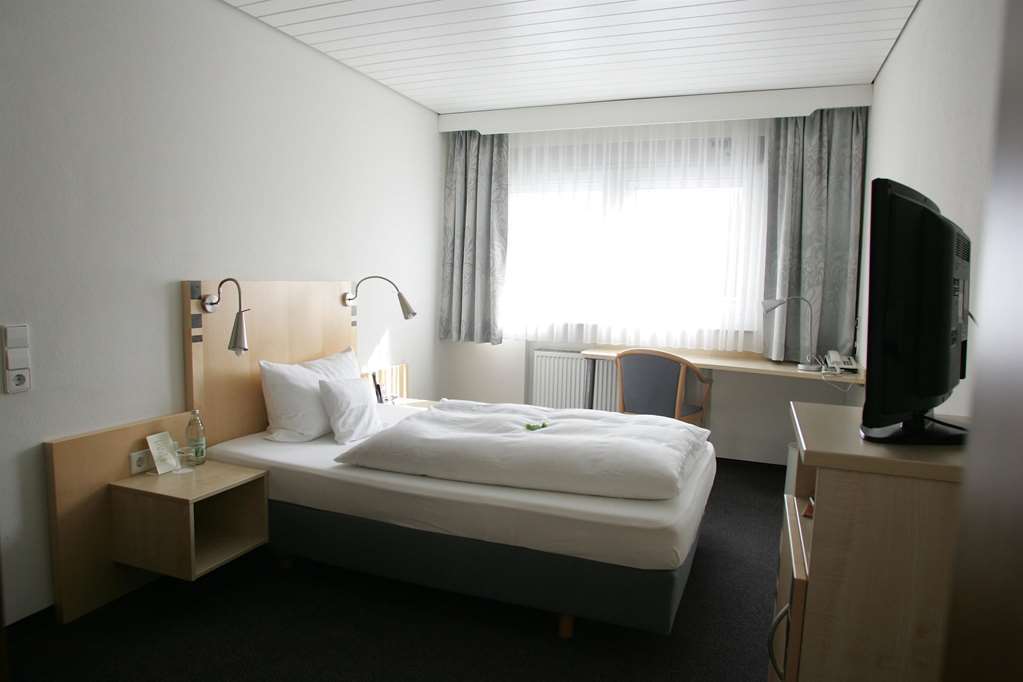 Hotel Baeren Gaertringen Ruang foto