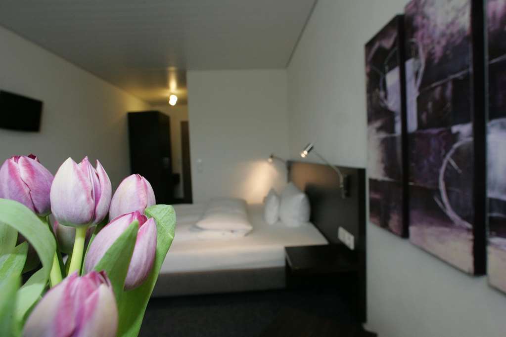 Hotel Baeren Gaertringen Ruang foto
