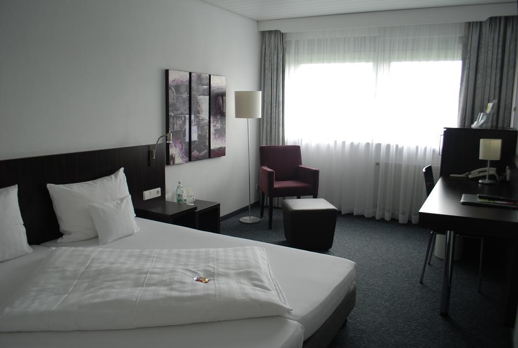 Hotel Baeren Gaertringen Bagian luar foto