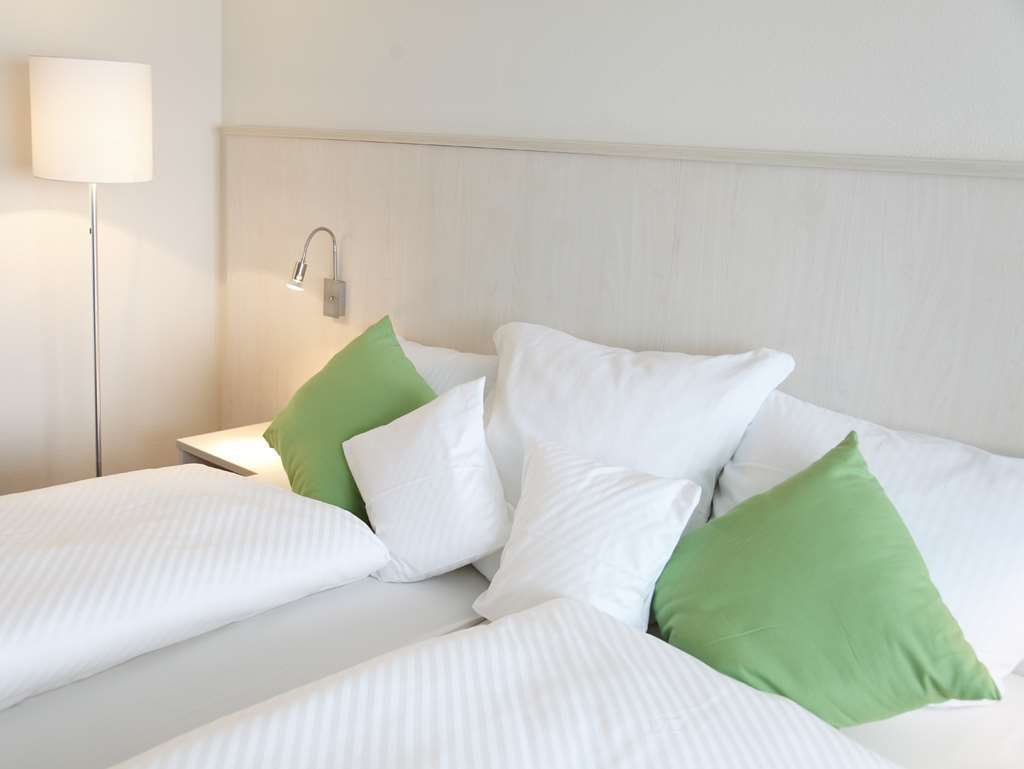 Hotel Baeren Gaertringen Ruang foto