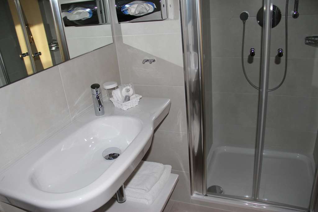 Hotel Baeren Gaertringen Ruang foto