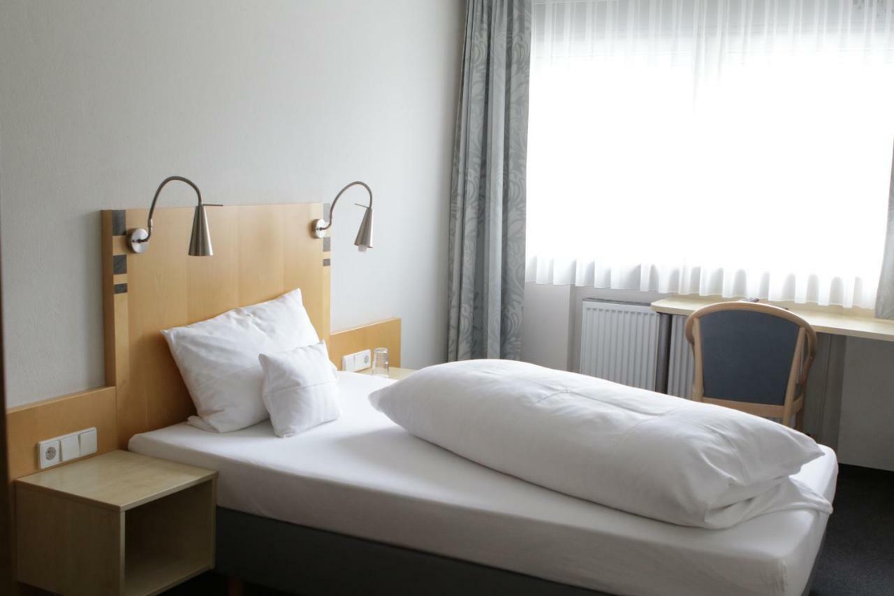 Hotel Baeren Gaertringen Bagian luar foto