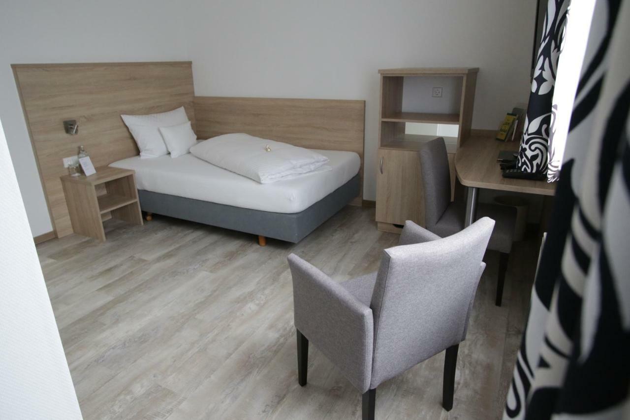 Hotel Baeren Gaertringen Bagian luar foto