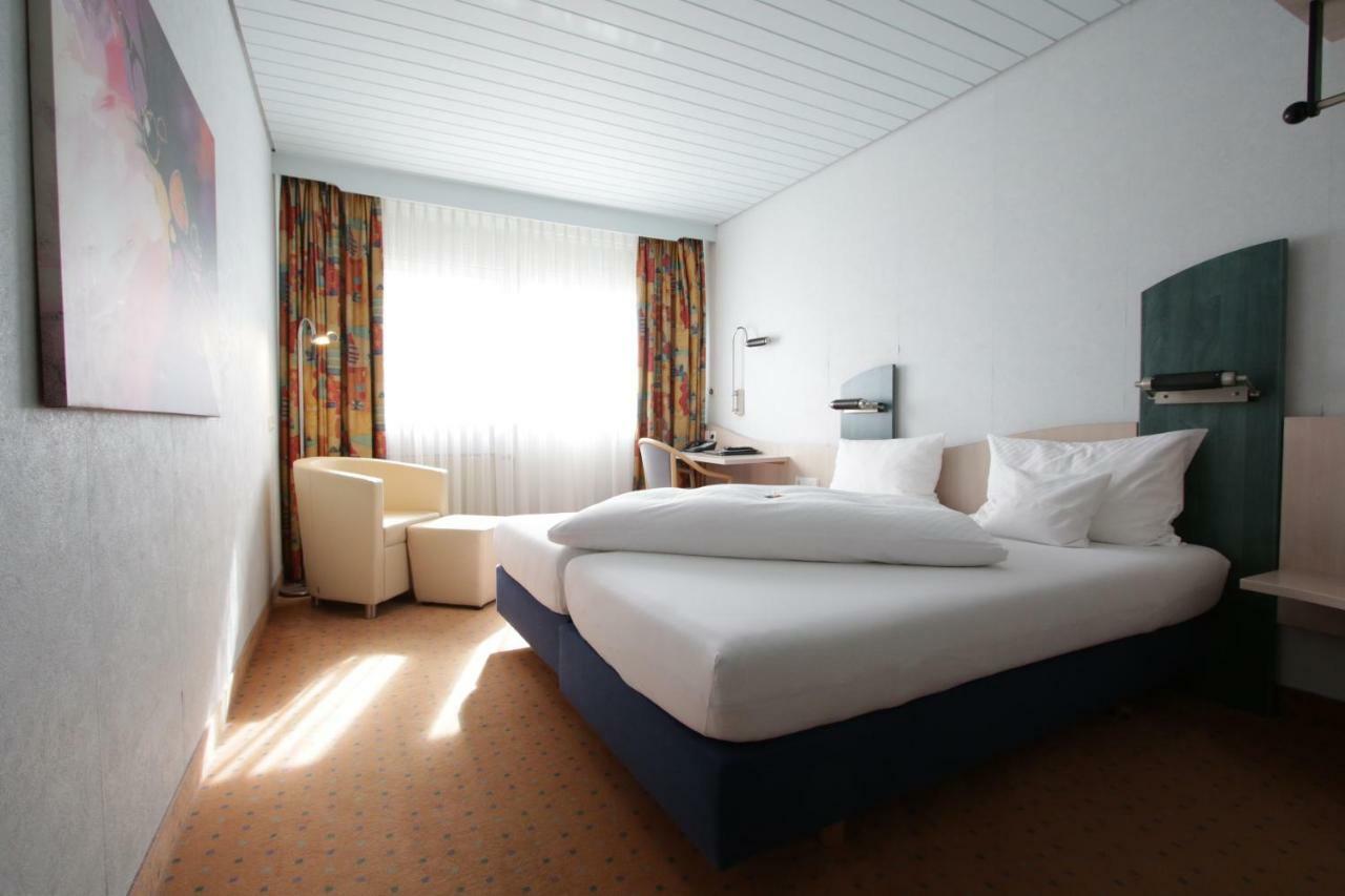 Hotel Baeren Gaertringen Bagian luar foto