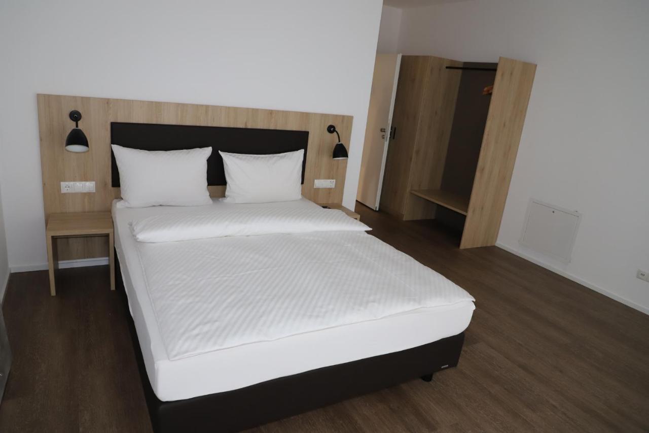 Hotel Baeren Gaertringen Bagian luar foto